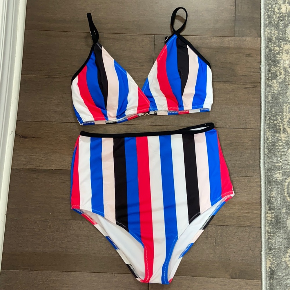 CUPSHE swimwear (Size small) - Never worn